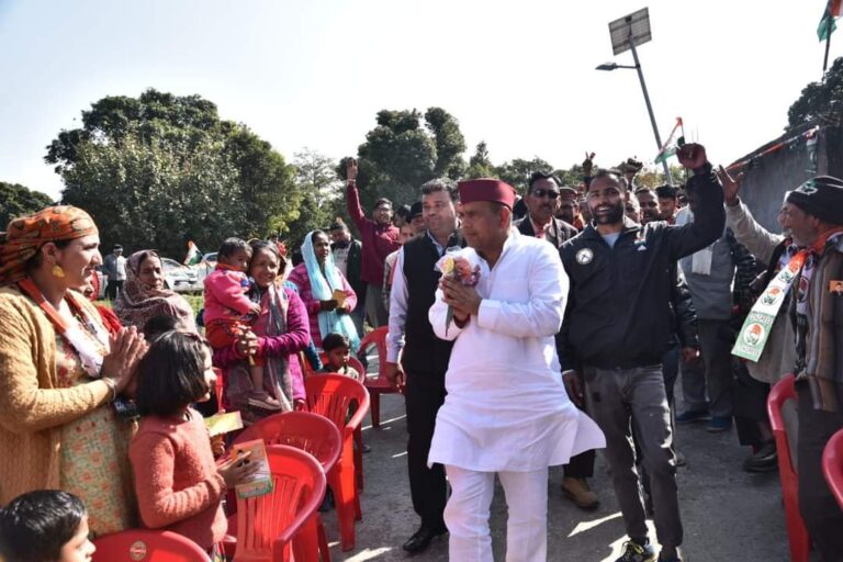 उत्तराखंड विधानसभा चुनाव: कांग्रेस प्रत्याशी आर्येंद्र शर्मा को मिल रहा सहसपुर की जनता का भारी समर्थन