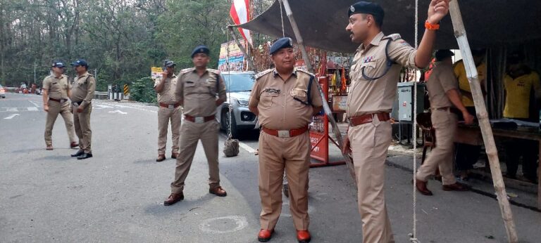 ब्रेकिंग: चारधाम (chardham) यात्रा पर बिना रजिस्ट्रेशन के निर्धारित चैकिंग प्वाईंट से आगे किसी भी यात्री को न जाने देने के सख्त निर्देश