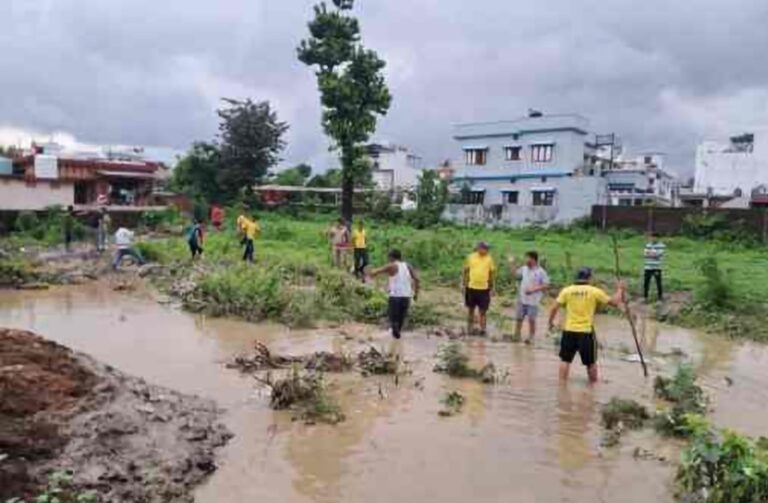 दु:खद : देहरादून के इस नाले में बही दो बच्चियां (Disaster-Dehradun), एक शव बरामद, दूसरे की तलाश जारी