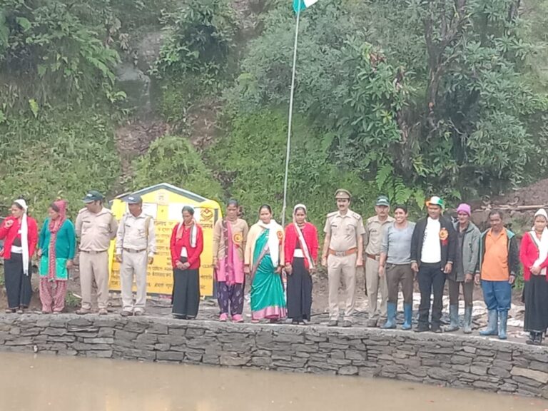 आजादी का अमृत महोत्सव : केदारनाथ वन्य जीव प्रभाग की लोहबा रेंज (Lohba range) में अमृत सरोवर का लोकार्पण कर वन संरक्षण का लिया संकल्प