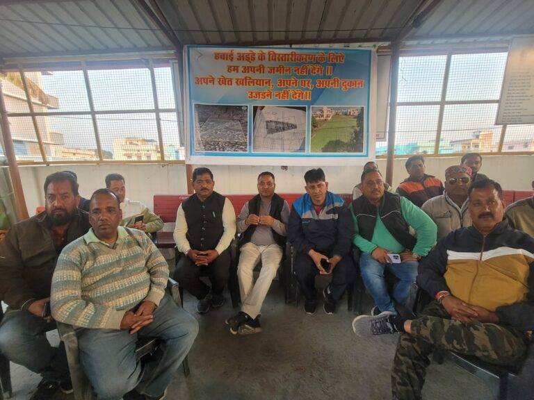 ब्रेकिंग: देहरादून हवाई (Dehradun airport) अड्डे पर मुख्यमंत्री के प्रस्ताव से बढ़ा आक्रोश