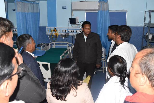 स्वास्थ्य सचिव डॉ. आर. राजेश कुमार ने District Hospital चंपावत का निरीक्षण कर लिया स्वास्थ्य व्यवस्थाओं का जायजा