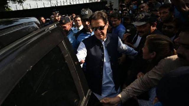 ब्रेकिंग: पाकिस्तान के पूर्व प्रधानमंत्री इमरान खान (Imran Khan) इस्लामाबाद हाईकोर्ट से गिरफ्तार