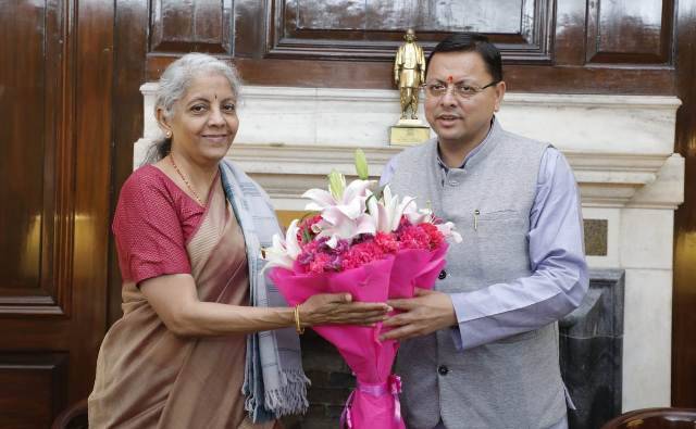ब्रेकिंग: केंद्रीय वित्त मंत्री निर्मला सीतारमण (nirmala sitharaman) से मुख्यमंत्री धामी ने भेंट कर उत्तराखंड राज्य से संबंधित विषयों पर की चर्चा, रखी ये बड़ी मांग