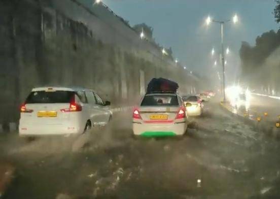 Weather alert: दिल्ली-एनसीआर में सुबह झमाझम बारिश से गर्मी से राहत, उत्तराखंड के छह जिलों में आज भारी बारिश की संभावना