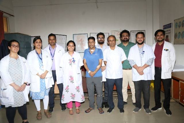 श्री महंत इन्दिरेश अस्पताल की ईएनटी सर्जन (ENT surgeon) ने मरीज के गले से एक किलो का ट्यूमर निकाल कर बचाई जान