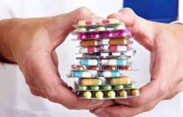 लोगों की जिंदगी से खेल रहे नकली दवाओं (fake medicines) के सौदागर