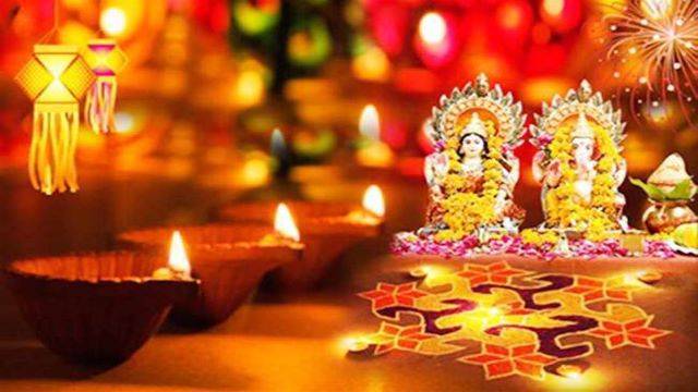 Diwali 2023: बाजारों में दीपावली (Diwali) की दिखाई देने लगी रौनक, 10 से शुरू होगा पंचपर्व, इस बार रोशनी का पर्व पांच राजयोग के साथ मनाया जाएगा