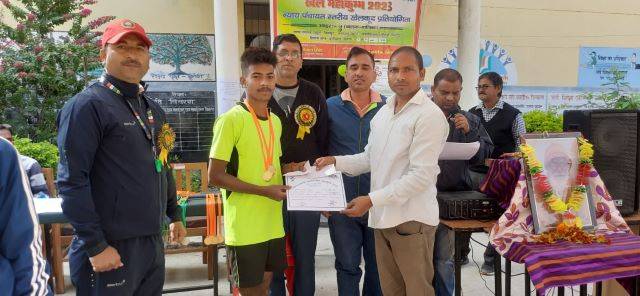 रा०इ०कॉ०किनसुर में न्याय पंचायत स्तरीय खेल महाकुम्भ (sports Mahakumbh) आयोजित, विजेता खिलाड़ियों को मेडल और धनराशि देकर किया पुरस्कृत