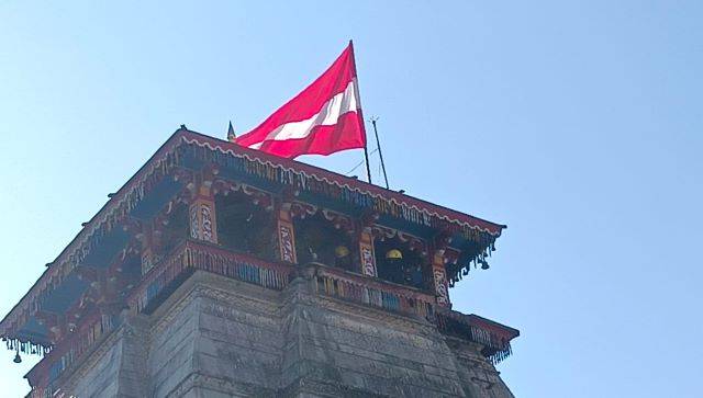 श्री नृसिंह मंदिर (Nrisimha Temple) जोशीमठ के शीर्ष पर चढ़ाया ध्वज