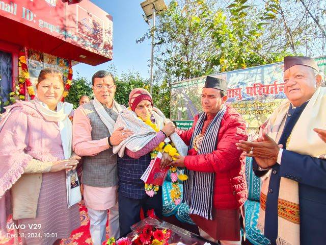 बुनियादी शिक्षा के लिए प्रेरणास्त्रोत है आदर्श विद्यालय कपकोट : डॉ. धन सिंह रावत