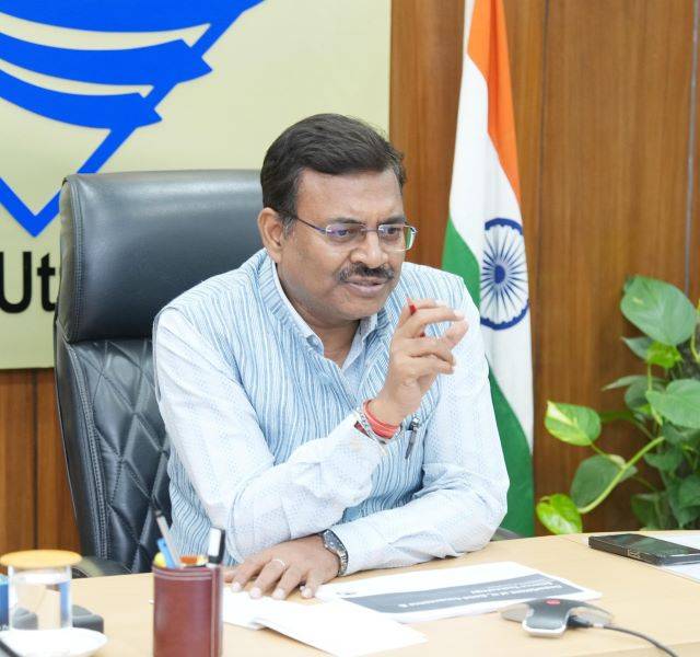 मुख्य सचिव आनन्द बर्द्धन ने सूचना प्रौद्योगिकी विभाग की समीक्षा की
