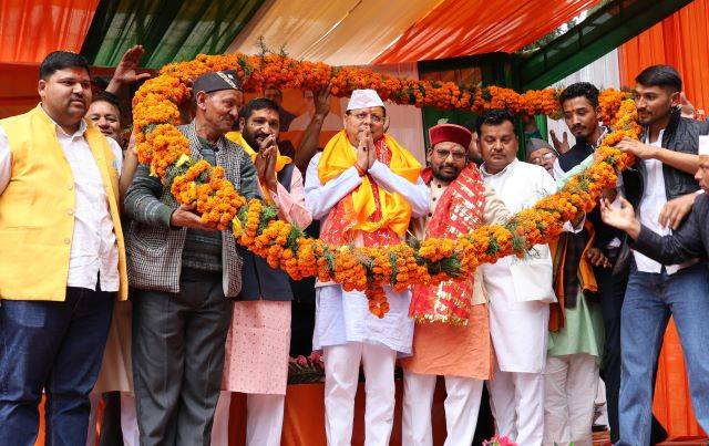लाटू धाम में दर्शनों के दौरान भारतीय सेना के शौर्य का भी मुख्यमंत्री ने किया अभिनन्दन