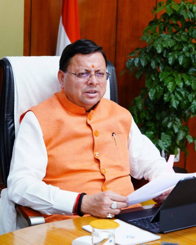 सीएम धामी ने लोक निर्माण विभाग की गेम चेंजर योजनाओं की समीक्षा बैठक की