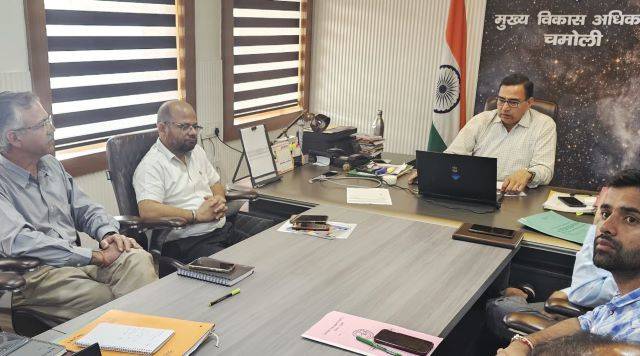 मुख्य विकास अधिकारी ने बदरीनाथ हाईवे के मैठाणा में सुधारीकरण कार्यों की समीक्षा की