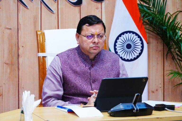 जी.एस.टी. की नई दरों और स्वदेशी अभियान पर मुख्यमंत्री ने जनप्रतिनिधियों के साथ की समीक्षा बैठक