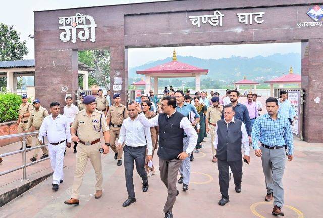 मुख्य सचिव आनंद वर्धन ने कुंभ मेल क्षेत्र का किया स्थलीय निरीक्षण