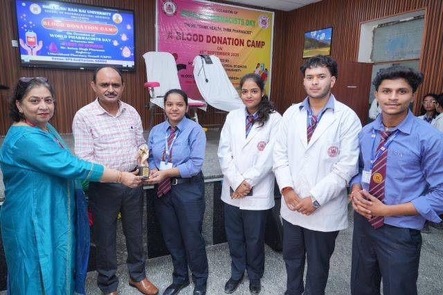 एसजीआरआर विश्वविद्यालय में विश्व फार्मासिस्ट दिवस पर प्रेरक संदेश और रक्तदान का आयोजन