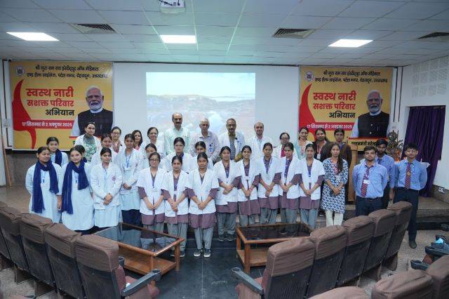 श्री महंत इन्दिरेश अस्पताल के विशेषज्ञों ने बढ़ाई ‘स्वस्थ नारीः सशक्त परिवार अभियान’ की गति