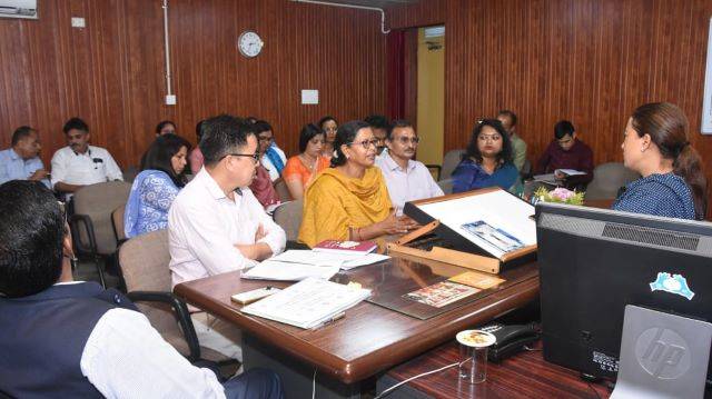 दादी नानियों के बुढ़ापे की लाठी बनेगी सरकार : रेखा आर्या