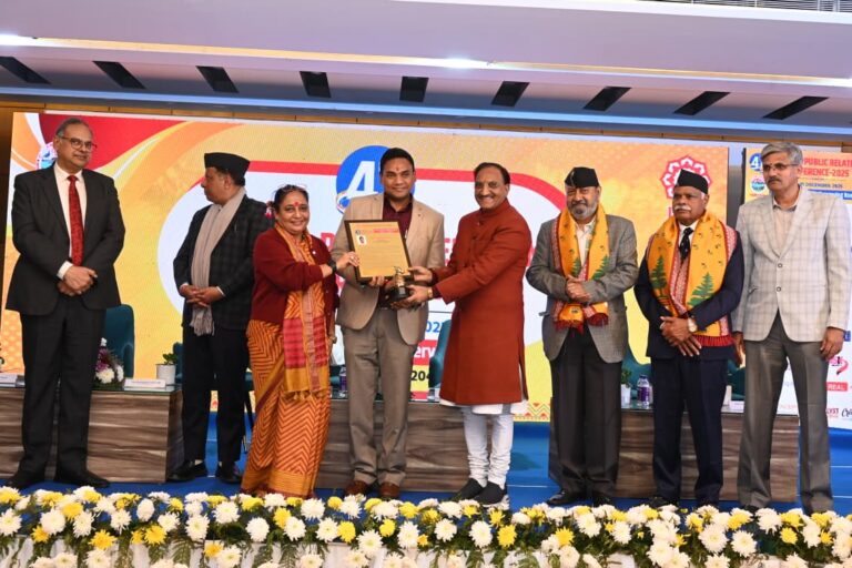 स्वास्थ्य सेवाओं में उत्कृष्ट योगदान के लिए स्वास्थ्य सचिव डॉ. आर. राजेश कुमार को राष्ट्रीय सम्मान