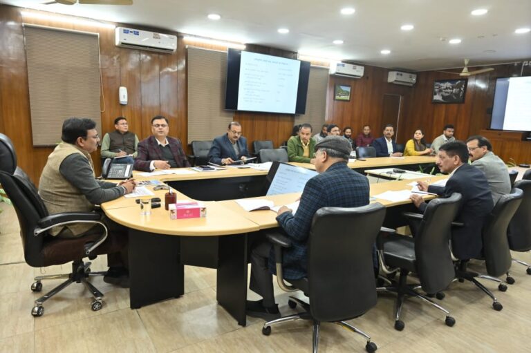 निर्धारित समय सीमा के अंतर्गत सेवाओं को उपलब्ध कराएं विभाग: मुख्य सचिव