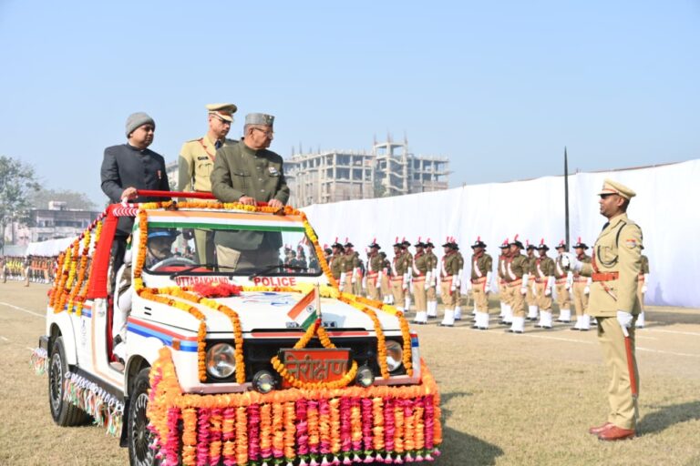 77वें गणतंत्र दिवस पर पुलिस लाइन रुद्रपुर में जनपद प्रभारी मंत्री गणेश जोशी ने फहराया राष्ट्रीय ध्वज