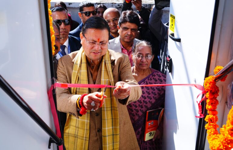 छात्र कौशल संवर्धन को लैब ऑन व्हील्स (इंफोसिस स्प्रिंगबोर्ड) का सीएम ने किया फ्लैग ऑफ