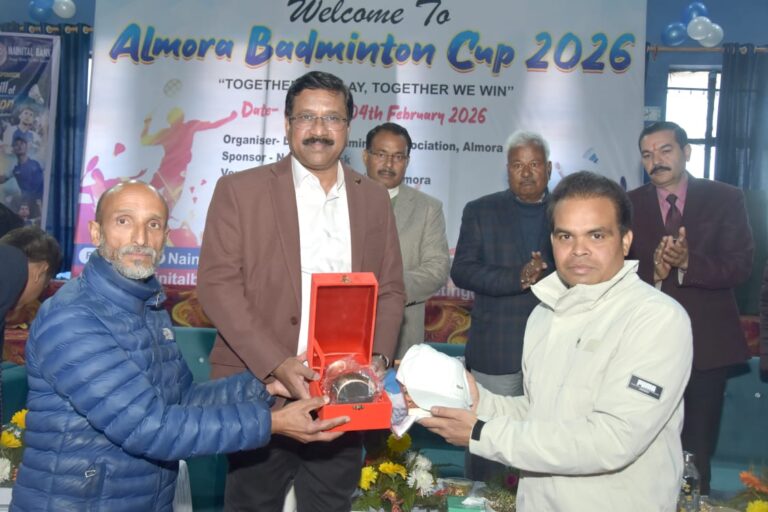 अल्मोड़ा बैडमिंटन कप 2026 का आगाज : नैनीताल बैंक के MD सुशील कुमार लाल ने खिलाड़ियों में भरा जोश