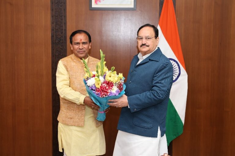 केन्द्रीय स्वास्थ्य मंत्री से मिले कैबिनेट मंत्री डाॅ. धनसिंह रावत