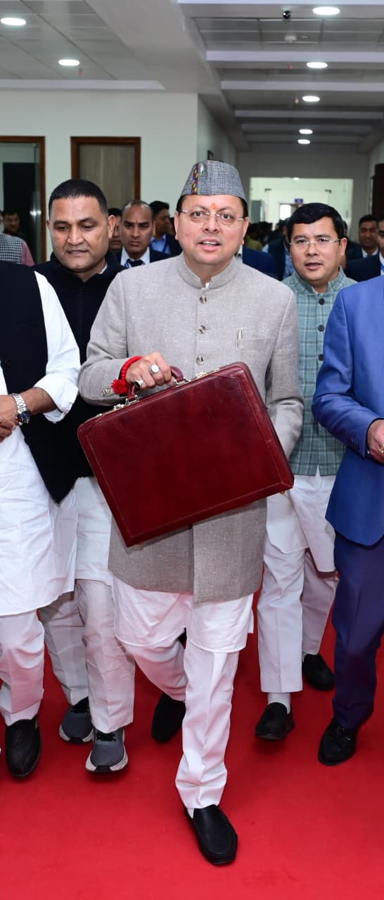 भराड़ीसैंण: मुख्यमंत्री धामी ने पेश किया ₹1,11,703.21 करोड़ का बजट