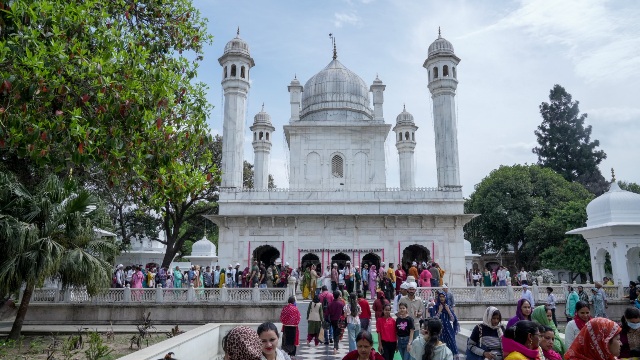 श्री झण्डे जी पर दर्शन मनौतियों के लिए लगा दूनवासियों का तांता