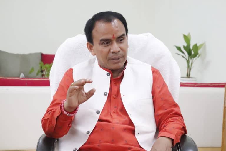 सूबे में शत-प्रतिशत गर्भवती महिलाओें की होगी अल्ट्रासोनोग्राफी जांच: डाॅ. धन सिंह रावत