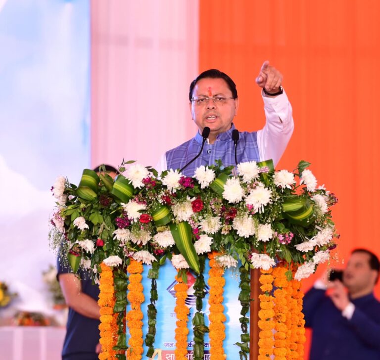 उत्तराखंड: लॉ एंड ऑर्डर पर सीएम धामी सख्त, अधिकारियों को कड़ी चेतावनी, कुठालगेट चौकी इंचार्ज और उप आबकारी निरीक्षक निलंबित