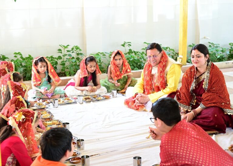 रामनवमी के अवसर पर मुख्यमंत्री आवास में किया कन्या पूजन, प्रदेश की खुशहाली की कामना