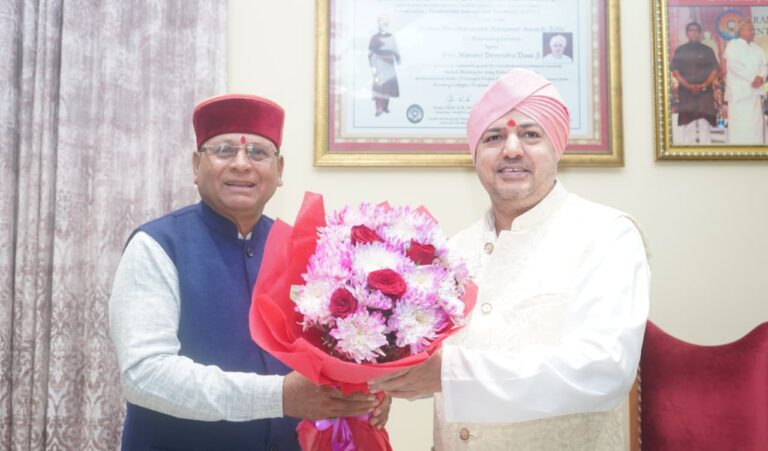 श्री महंत इन्दिरेश अस्पताल के 100 करोड़ से अधिक बकाया का भुगतान जल्द : खजान दास