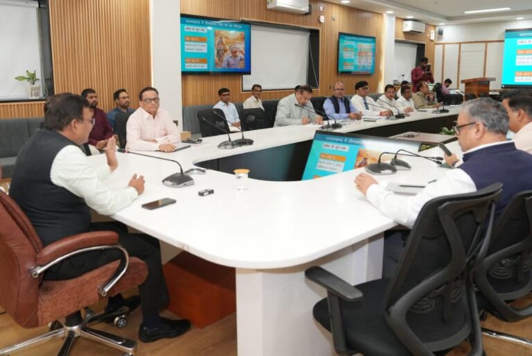 राज्य के हर स्कूल में बजेगी वॉटर बेल, ग्रीष्म ऋतु की समीक्षा बैठक में मुख्य सचिव ने दिए निर्देश