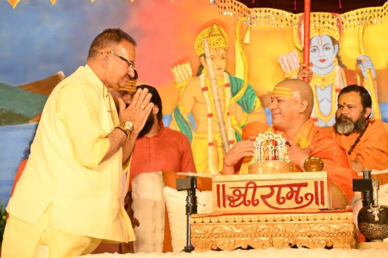 मथुरा में आयोजित श्रीराम कथा में पहुंचे कैबिनेट मंत्री गणेश जोशी, मर्यादा पुरुषोत्तम श्रीराम का लिया आशीर्वाद