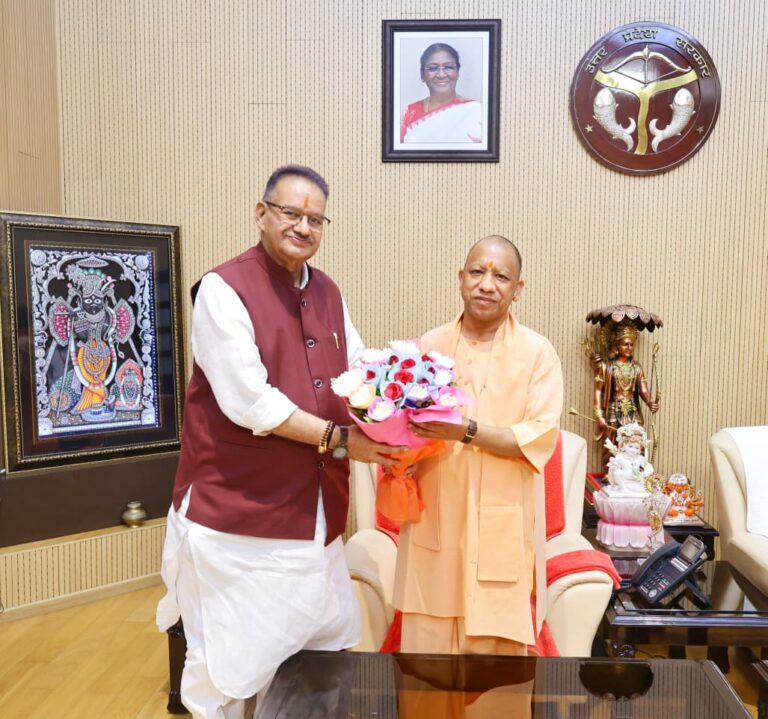 उत्तर प्रदेश के मुख्यमंत्री योगी आदित्यनाथ से कृषि मंत्री गणेश जोशी ने की शिष्टाचार भेंट, कई विषयों पर हुई चर्चा