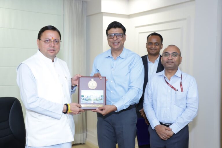सीमावर्ती क्षेत्रों में व्यापार व आधारभूत ढांचे के सुदृढ़ीकरण को लेकर मुख्यमंत्री धामी ने की समीक्षा बैठक