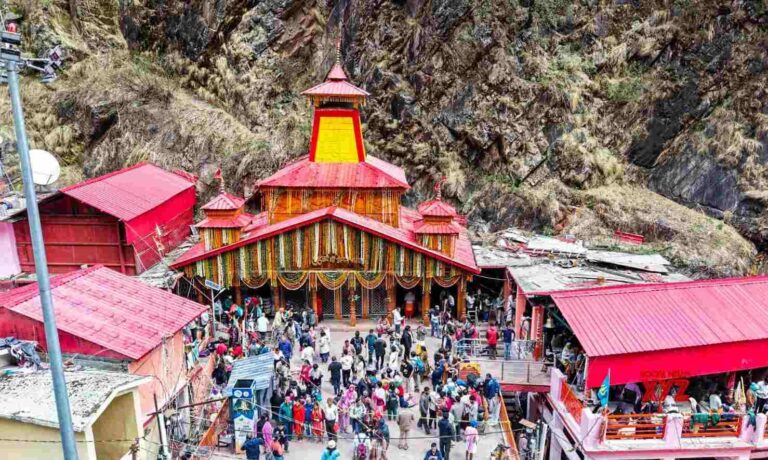 यमुनोत्री यात्रा से गुलजार हुई घाटी, 40 दिन में पैदल मार्ग पर साढ़े चार करोड़ का कारोबार