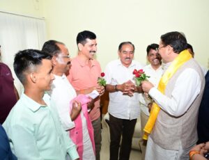 हल्द्वानी-काठगोदाम सर्किट हाउस में आम जनता एवं जनप्रतिनिधियों से भेंट कर सीएम ने सुनी जनसमस्याएं 3 IMG 20260524 WA0013