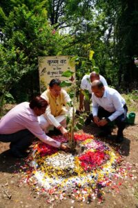 मुख्यमंत्री आवास परिसर में 3-बी गार्डन (बी-फ्रेंडली, बटरफ्लाई-फ्रेंडली एवं बर्ड-फ्रेंडली गार्डन) के निर्माण कार्य का शुभारंभ 3 IMG 20260604 WA0008