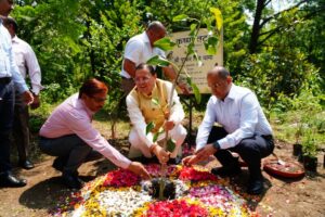 मुख्यमंत्री आवास परिसर में 3-बी गार्डन (बी-फ्रेंडली, बटरफ्लाई-फ्रेंडली एवं बर्ड-फ्रेंडली गार्डन) के निर्माण कार्य का शुभारंभ 2 IMG 20260604 WA0010