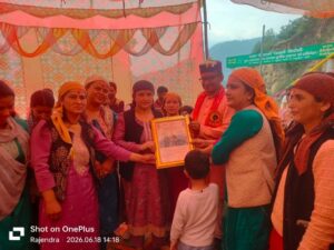 शहीद दिनेश रावत गमरी–मैजणी–किरोली मोटर मार्ग के डामरीकरण कार्य का भूमि पूजन, क्षेत्रीय विकास को मिलेगी नई गति 3 IMG 20260619 WA0005
