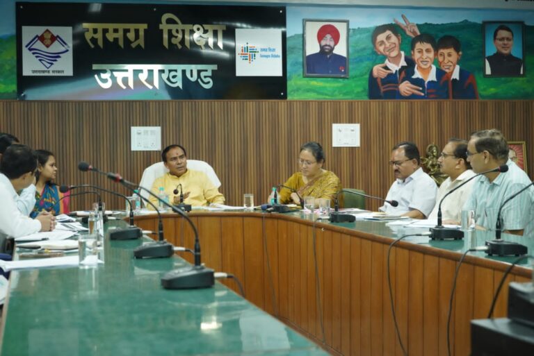 समग्र शिक्षा के तहत निर्माण कार्यों को शीघ्र करें पूर्णः डाॅ. धन सिंह रावत