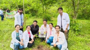 हरेला पर्व पर उत्तराखण्ड आयुर्वेद विश्वविद्यालय हर्रावाला देहरादून में पौधारोपण कार्यक्रम आयोजित 4 IMG 20260716 WA0028