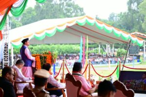 स्वतंत्रता दिवस पर मुख्यमंत्री पुष्कर धामी ने परेड ग्राउंड में किया ध्वजारोहण, की ये सात घोषणाएं 5 IMG 20260815 WA0036