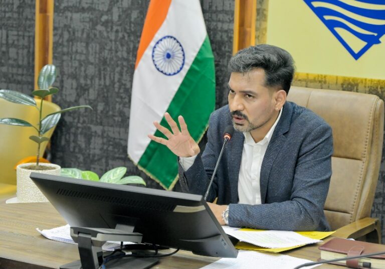 देहरादून : 30 अक्टूबर तक सभी सड़कों को गड्ढामुक्त करने का लक्ष्य