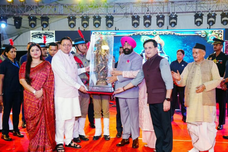 श्रीकृष्ण जन्माष्टमी के अवसर पर पुलिस लाइन देहरादून में आयोजित कार्यक्रम में मुख्यमंत्री धामी ने किया प्रतिभाग